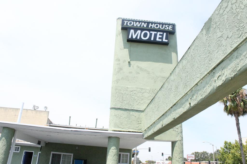Town House Motel Lynwood Ngoại thất bức ảnh