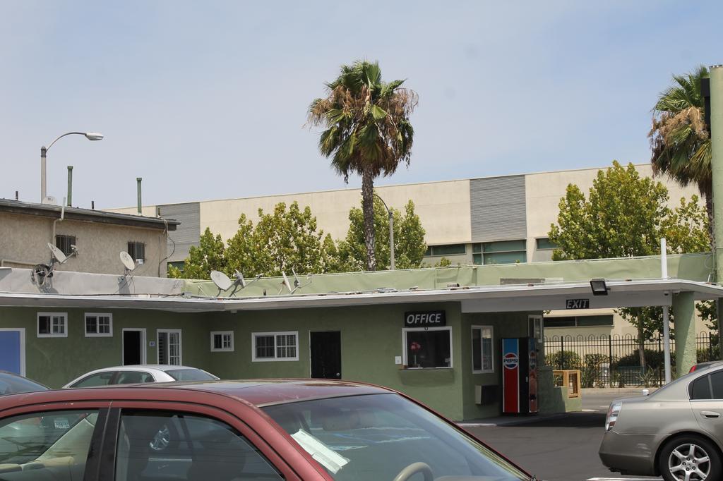 Town House Motel Lynwood Ngoại thất bức ảnh