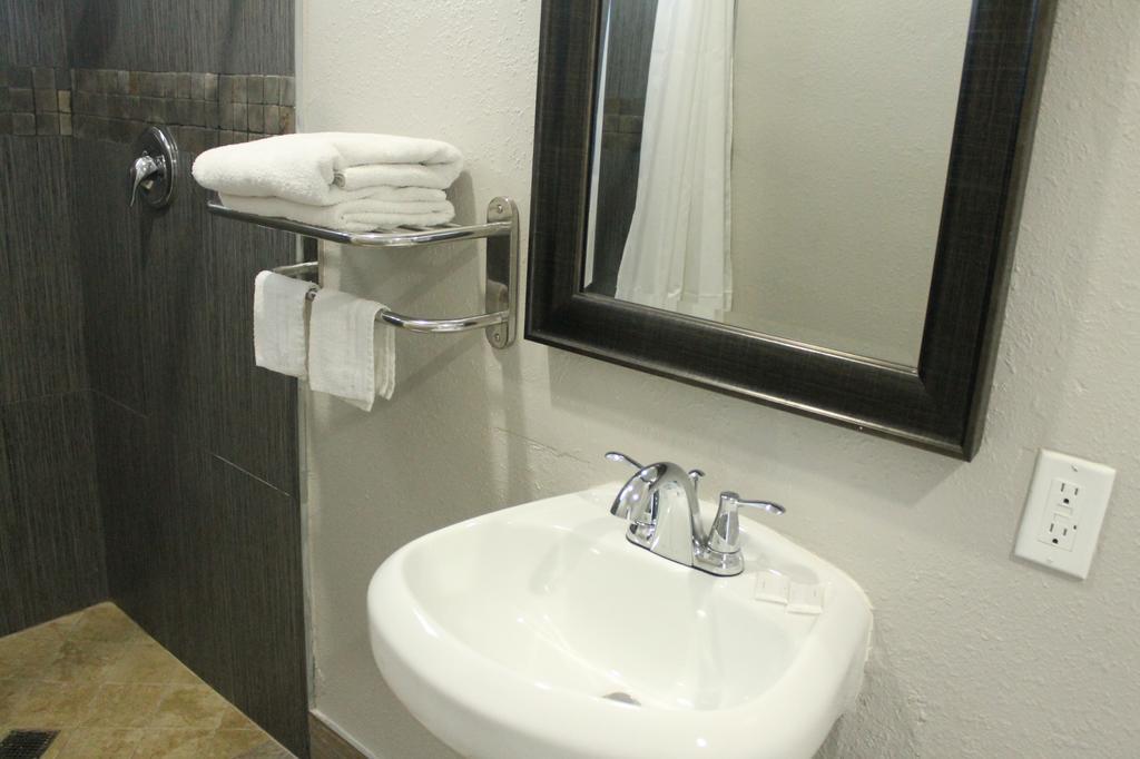 Town House Motel Lynwood Ngoại thất bức ảnh