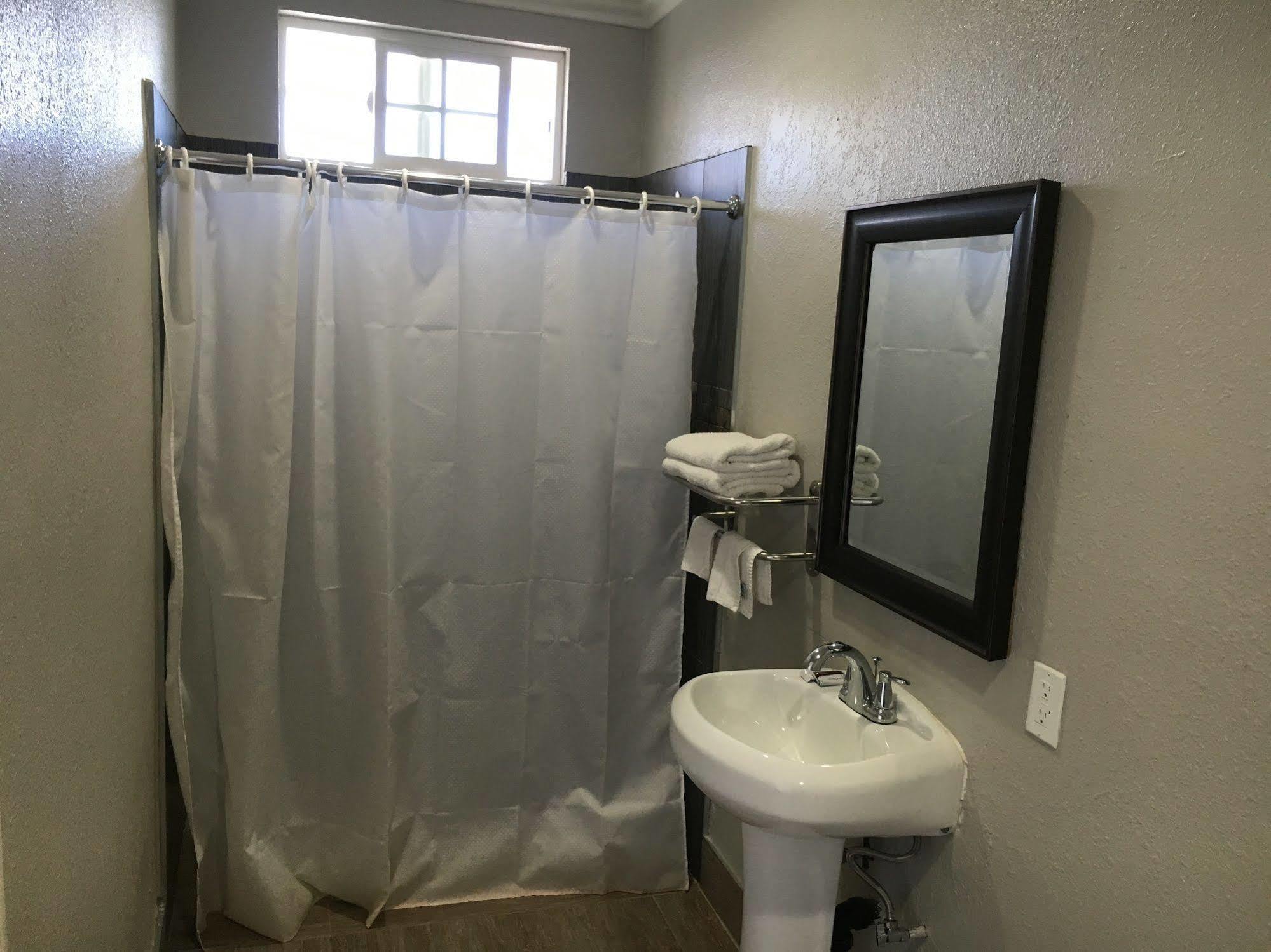 Town House Motel Lynwood Ngoại thất bức ảnh